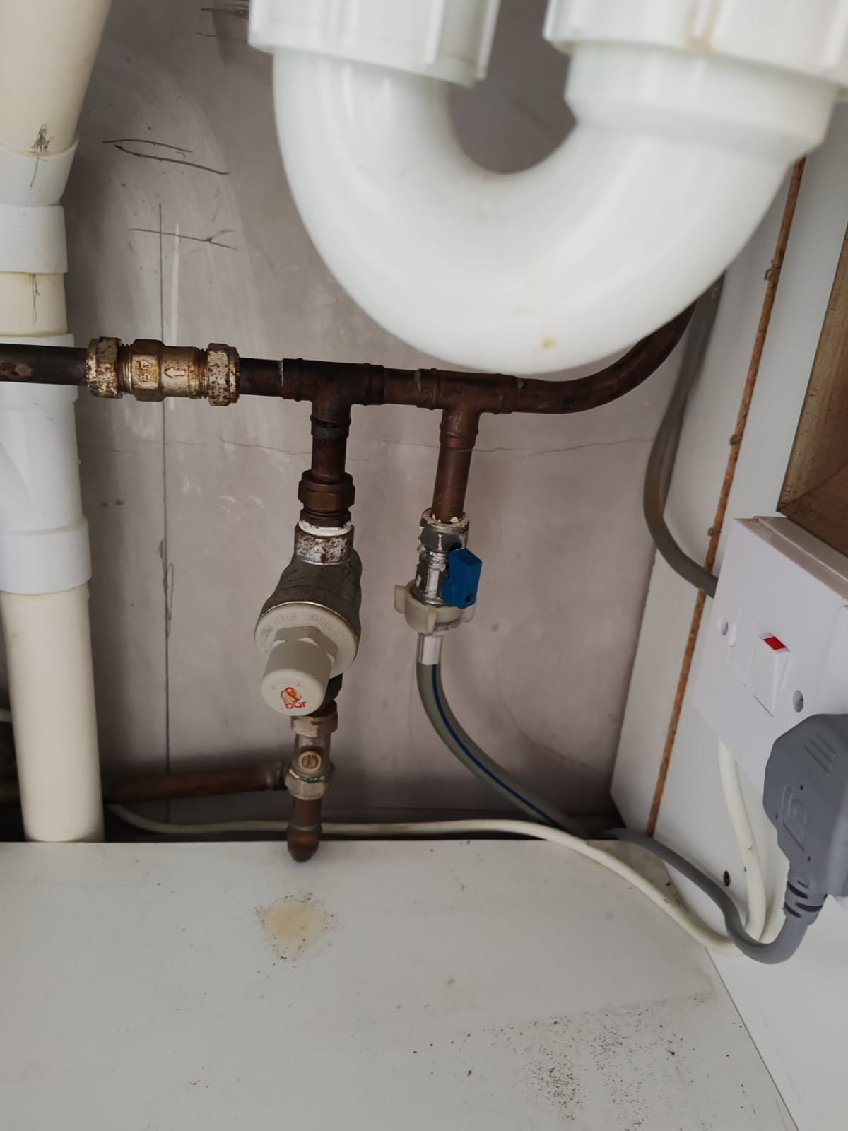 FixEmergency engineer attending an emergency in Tottington